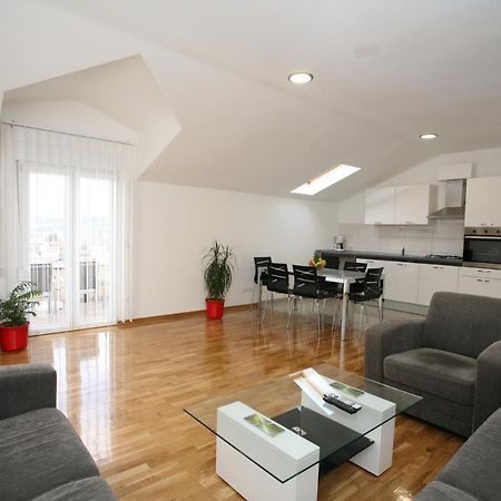 Apartments Little Paradise Трогир Екстериор снимка