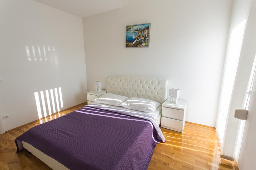 Apartments Little Paradise Трогир Стая снимка