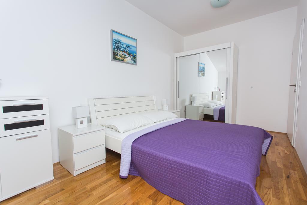 Apartments Little Paradise Трогир Стая снимка